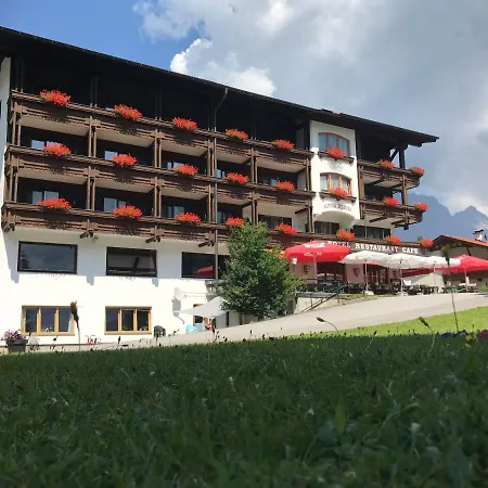 Отель Alpina Regina