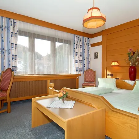 Alpina Regina Hotell 3*