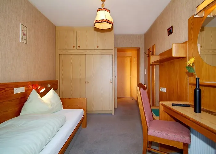 Alpina Regina מלון